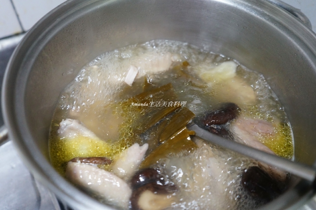 Amanda食譜,乾香菇料理,仿土雞腿料理,冬令進補,剝皮辣椒雞湯,剝皮辣椒食譜,家常雞湯,微辣雞湯,懶人雞湯,暖身湯品,湯品教學,滋補雞湯,甘甜雞湯,美食,蛤蜊雞湯,開胃雞湯,雞湯,雞湯做法,雞湯食譜,食譜,食譜分享,香菇蛤蜊雞湯,香菇辣椒蛤蜊雞湯,香菇辣椒雞湯,香菇雞湯,鮮甜雞湯 @Amanda生活美食料理 Amanda食譜,乾香菇料理,仿土雞腿料理,冬令進補,剝皮辣椒雞湯,剝皮辣椒食譜,家常雞湯,微辣雞湯,懶人雞湯,暖身湯品,湯品教學,滋補雞湯,甘甜雞湯,美食,蛤蜊雞湯,開胃雞湯,雞湯,雞湯做法,雞湯食譜,食譜,食譜分享,香菇蛤蜊雞湯,香菇辣椒蛤蜊雞湯,香菇辣椒雞湯,香菇雞湯,鮮甜雞湯 @Amanda生活美食料理