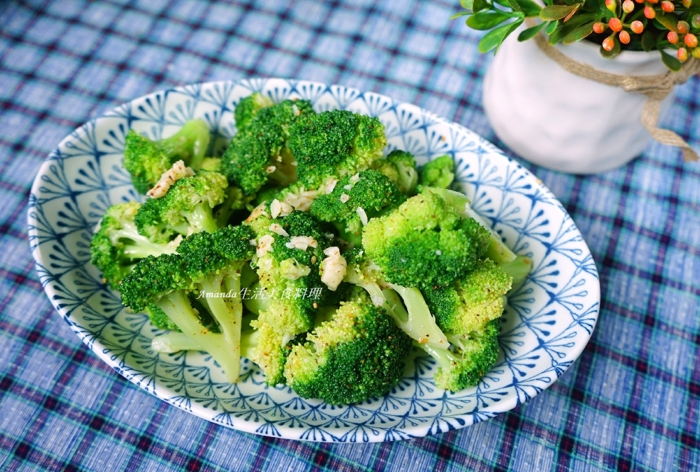冷拌蔬菜,十分鐘上菜,拌花椰菜,拌蔬菜,橄欖油拌花椰菜,橄欖油料理,涼拌綠花椰,涼拌綠花椰菜食譜,涼拌綠花菜,涼拌花椰菜,涼拌花菜,涼拌蔬菜,素食,花椰菜料理涼拌,蔬食,食譜 @Amanda生活美食料理