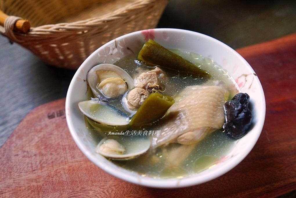 Amanda食譜,乾香菇料理,仿土雞腿料理,冬令進補,剝皮辣椒雞湯,剝皮辣椒食譜,家常雞湯,微辣雞湯,懶人雞湯,暖身湯品,湯品教學,滋補雞湯,甘甜雞湯,美食,蛤蜊雞湯,開胃雞湯,雞湯,雞湯做法,雞湯食譜,食譜,食譜分享,香菇蛤蜊雞湯,香菇辣椒蛤蜊雞湯,香菇辣椒雞湯,香菇雞湯,鮮甜雞湯 @Amanda生活美食料理