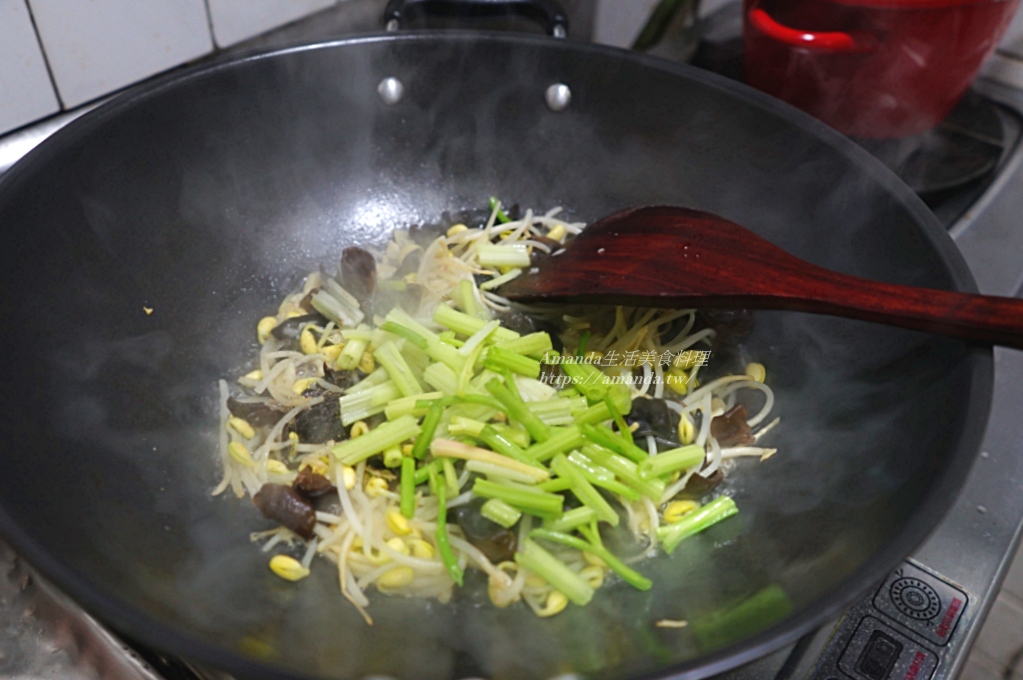 Amanda食譜,低油煙,十分鐘上菜,地中海料理,水炒芽菜,水炒蔬菜,水炒黃豆芽,水煎蔬菜,炒黃豆芽,無油煙,素食,素食料理,蔬食,蔬食料理,食譜,黃豆芽料理 @Amanda生活美食料理