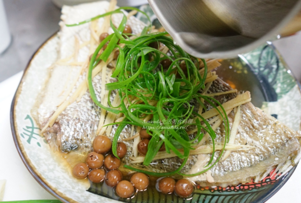 樹子清蒸魚,樹子蒸富貴魚,樹子蒸樹葉魚,樹子蒸魚,海鮮,清蒸圓眼燕魚,清蒸富貴魚,清蒸樹葉魚,清蒸燕鯧魚,清蒸魚,清蒸魚料理,蒸富貴魚,電鍋蒸富貴魚,電鍋蒸魚,食譜 @Amanda生活美食料理