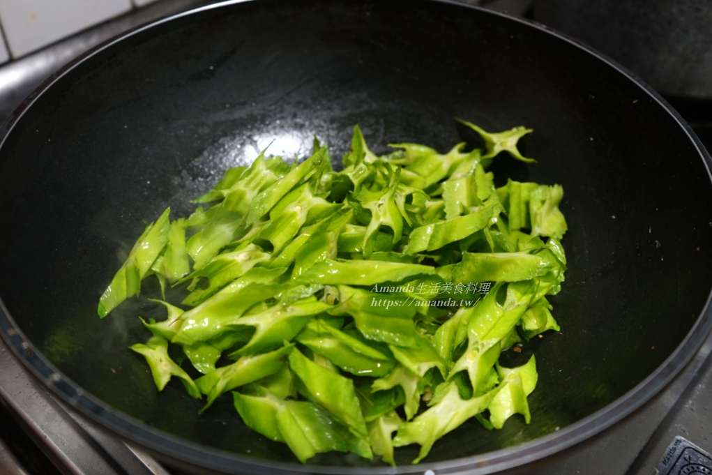 Amanda食譜,十分鐘上菜,原住民蔬菜,台灣料理,台灣料理食譜,小魚乾炒楊桃豆,小魚乾炒翼豆,楊桃豆料理,楊桃豆炒小魚乾,炒楊桃豆,炒翼豆,翼豆料理,翼豆炒小魚乾,翼豆食譜,食譜 @Amanda生活美食料理