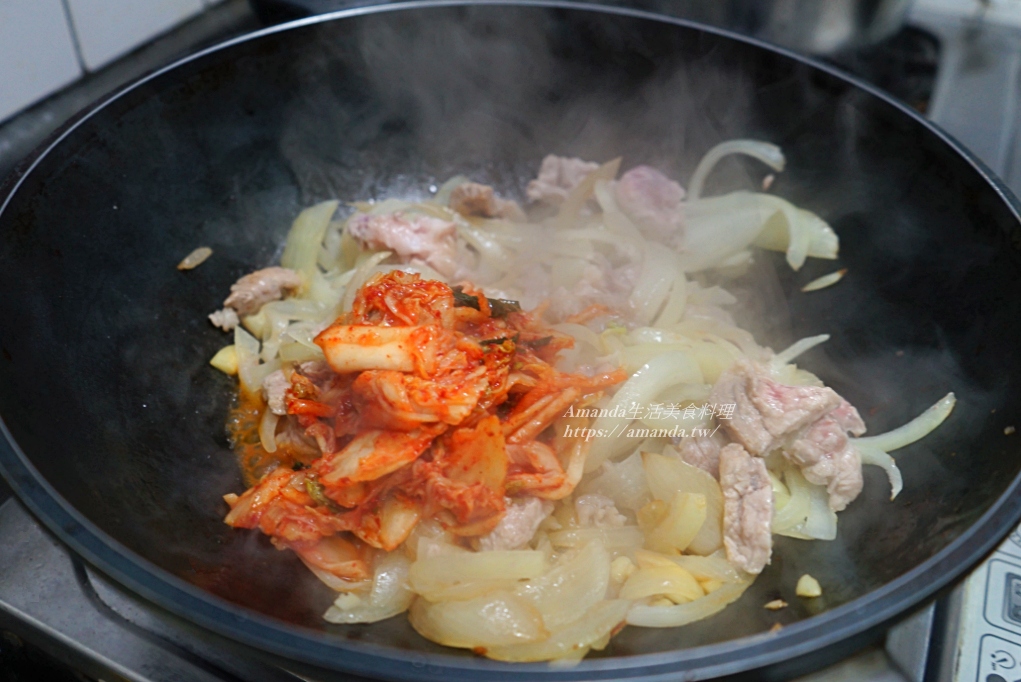 Amanda食譜,十分鐘上菜,梅花火鍋肉料理,梅花肉料理,泡菜炒梅花火鍋肉,泡菜炒梅花肉,泡菜炒火鍋肉,泡菜炒肉,泡菜炒豬肉,火鍋肉料理,韓式泡菜炒梅花肉,韓式泡菜炒梅花豬,韓式泡菜炒火鍋肉,韓式泡菜炒肉,韓式泡菜炒豬肉,食譜 @Amanda生活美食料理