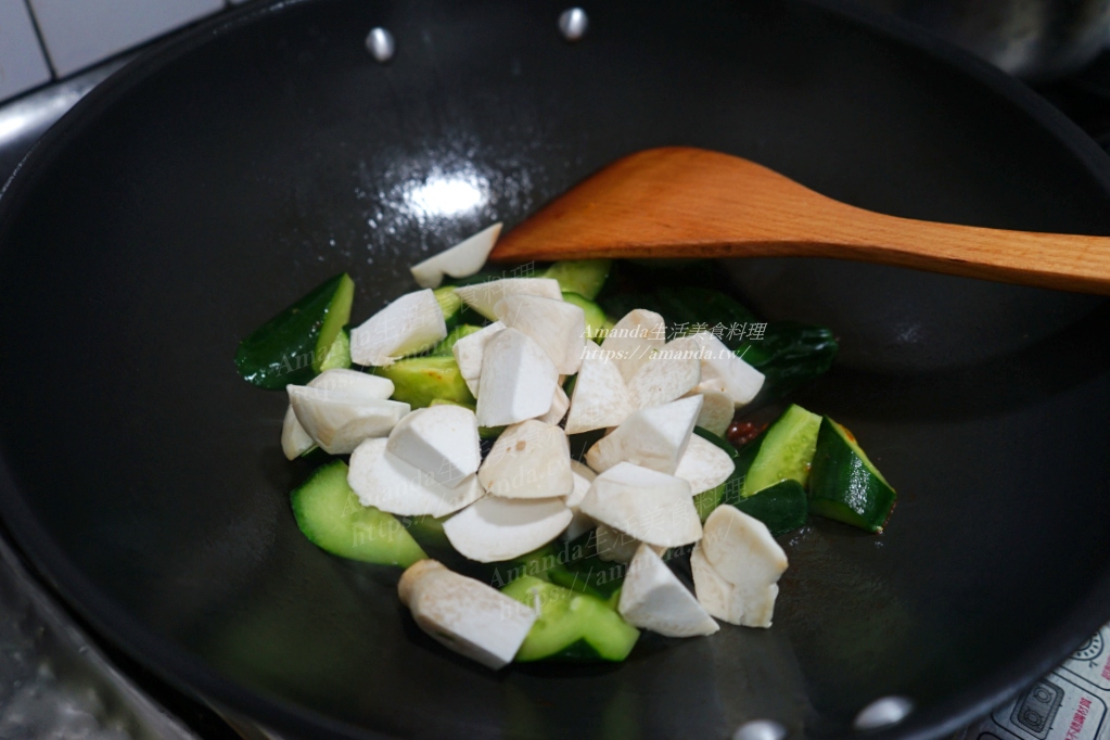 10分鐘上菜,10分鐘料理,Amanda食譜,低醣,十分鐘上菜,小黃瓜炒杏鮑菇,小黃瓜炒菌菇,快炒,炒小黃瓜,炒杏鮑菇,瘦身料理,蔬食,豆瓣醬,開胃菜,食譜 @Amanda生活美食料理 10分鐘上菜,10分鐘料理,Amanda食譜,低醣,十分鐘上菜,小黃瓜炒杏鮑菇,小黃瓜炒菌菇,快炒,炒小黃瓜,炒杏鮑菇,瘦身料理,蔬食,豆瓣醬,開胃菜,食譜 @Amanda生活美食料理