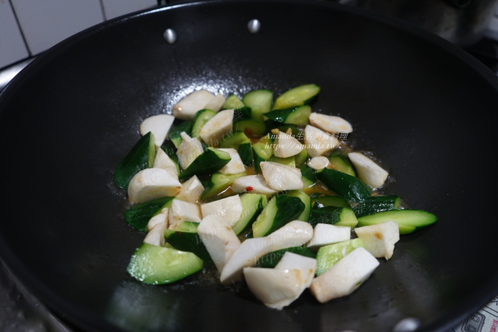 10分鐘上菜,10分鐘料理,Amanda食譜,低醣,十分鐘上菜,小黃瓜炒杏鮑菇,小黃瓜炒菌菇,快炒,炒小黃瓜,炒杏鮑菇,瘦身料理,蔬食,豆瓣醬,開胃菜,食譜 @Amanda生活美食料理 10分鐘上菜,10分鐘料理,Amanda食譜,低醣,十分鐘上菜,小黃瓜炒杏鮑菇,小黃瓜炒菌菇,快炒,炒小黃瓜,炒杏鮑菇,瘦身料理,蔬食,豆瓣醬,開胃菜,食譜 @Amanda生活美食料理