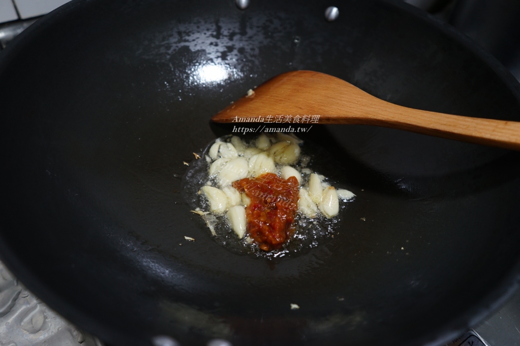 十分鐘上菜,小黃瓜,小黃瓜 料理,炒小黃瓜,蒜炒小黃瓜,蔬食,豆瓣醬炒小黃瓜,辣炒小黃瓜,食譜 @Amanda生活美食料理
