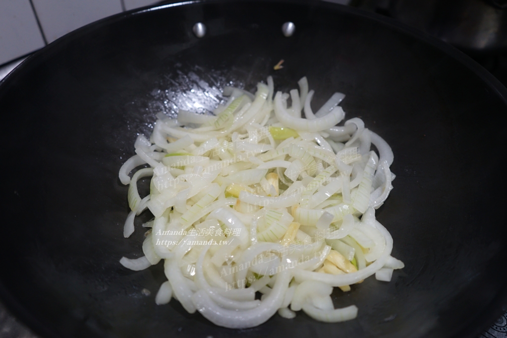 Amanda食譜,十分鐘上菜,泡菜料理,泡菜洋蔥,泡菜炒洋蔥,洋蔥料理,洋蔥泡菜,洋蔥炒泡菜,炒泡菜,炒洋蔥,蔬食,食譜 @Amanda生活美食料理