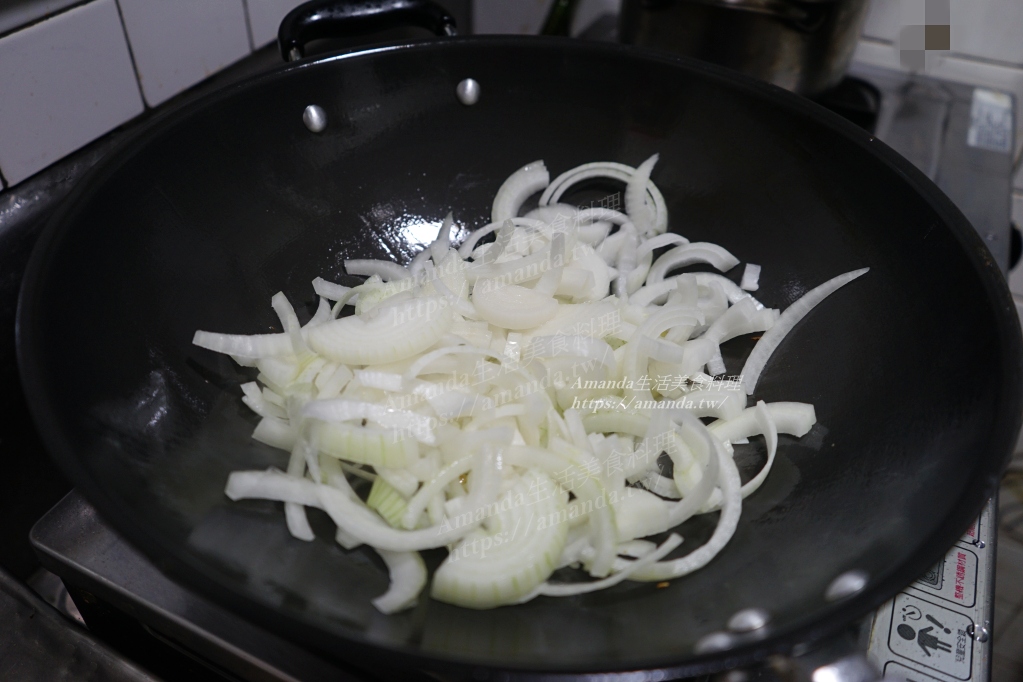 Amanda食譜,低脂料理,低醣料理,十分鐘上菜,洋蔥料理,蛋白質,雞絲,雞肉料理,雞胸肉料理,電鍋料理,電鍋蒸雞胸肉,食譜 @Amanda生活美食料理