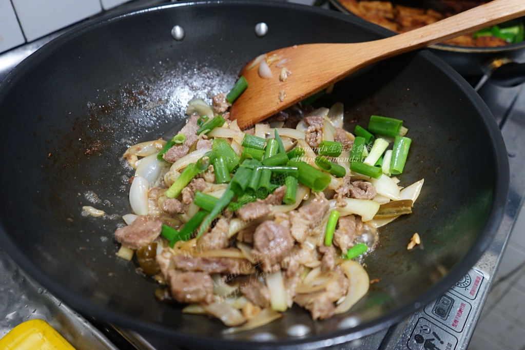 Amanda食譜,剝皮辣椒,剝皮辣椒炒洋蔥肉,剝皮辣椒炒肉,十分鐘上菜,快炒,快炒豬肉,梅花肉,梅花肉料理,洋蔥,洋蔥炒肉,豬肉,豬肉料理,辣椒炒肉,食譜 @Amanda生活美食料理 Amanda食譜,剝皮辣椒,剝皮辣椒炒洋蔥肉,剝皮辣椒炒肉,十分鐘上菜,快炒,快炒豬肉,梅花肉,梅花肉料理,洋蔥,洋蔥炒肉,豬肉,豬肉料理,辣椒炒肉,食譜 @Amanda生活美食料理