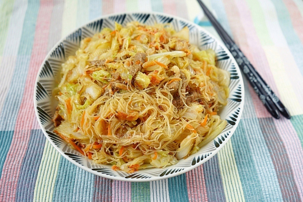 Amanda食譜,台式炒米粉,台灣小吃,台灣美食,櫻花蝦炒米粉,櫻花蝦肉絲炒米粉,炒米粉影片,炒米粉影音,肉絲炒米粉,食譜,食譜影音 @Amanda生活美食料理