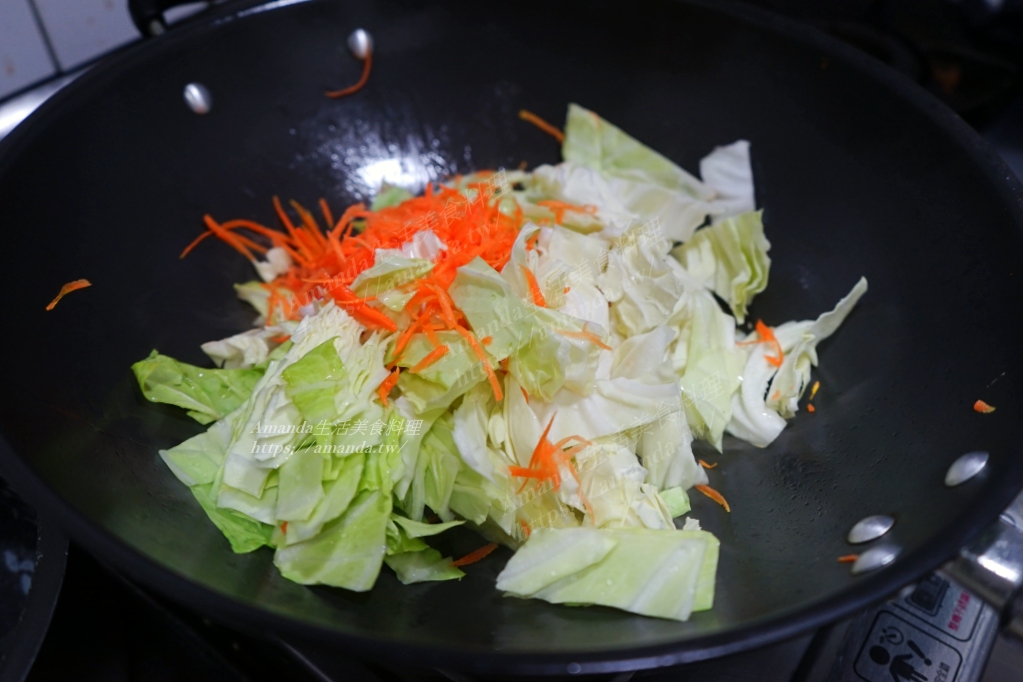 10分鐘上菜,10分鐘料理,Amanda食譜,XO醬炒油麵,XO醬炒麵,十分鐘上菜,干貝XO醬炒油麵,干貝XO醬炒麵,干貝醬炒油麵,干貝醬炒麵,快速炒麵,油麵怎麼炒,海鮮,炒油麵,炒油麵技巧,炒麵,炒麵技巧,食譜 @Amanda生活美食料理