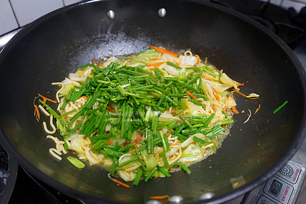 10分鐘上菜,10分鐘料理,Amanda食譜,XO醬炒油麵,XO醬炒麵,十分鐘上菜,干貝XO醬炒油麵,干貝XO醬炒麵,干貝醬炒油麵,干貝醬炒麵,快速炒麵,油麵怎麼炒,海鮮,炒油麵,炒油麵技巧,炒麵,炒麵技巧,食譜 @Amanda生活美食料理