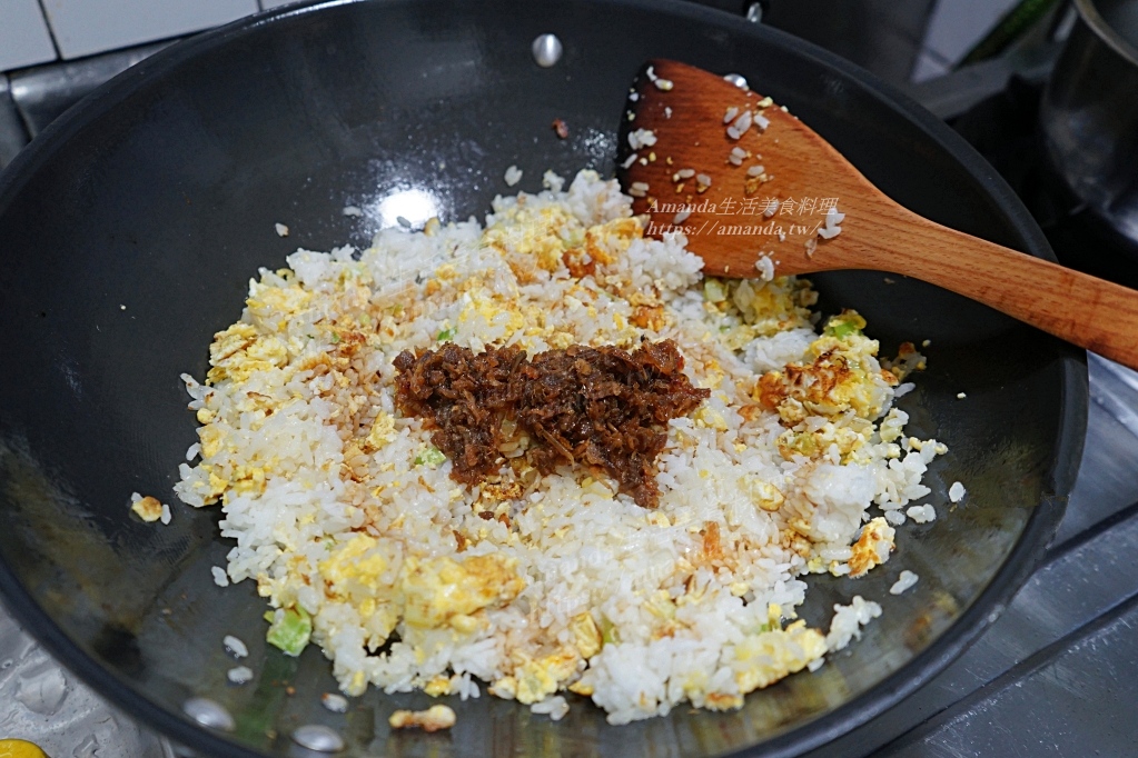 Amanda食譜,便當菜,十分鐘上菜,家常菜,干貝醬蛋炒飯,快速料理,懶人食譜,料理教學,方便醬炒飯,海味醬,海味醬蛋炒飯,海鮮,炒飯,炒飯食譜,蛋炒飯,醬料炒飯,醬蛋炒飯,青蔥蛋炒飯,食譜,食譜著作 @Amanda生活美食料理 Amanda食譜,便當菜,十分鐘上菜,家常菜,干貝醬蛋炒飯,快速料理,懶人食譜,料理教學,方便醬炒飯,海味醬,海味醬蛋炒飯,海鮮,炒飯,炒飯食譜,蛋炒飯,醬料炒飯,醬蛋炒飯,青蔥蛋炒飯,食譜,食譜著作 @Amanda生活美食料理