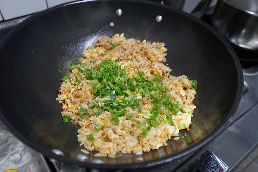 Amanda食譜,便當菜,十分鐘上菜,家常菜,干貝醬蛋炒飯,快速料理,懶人食譜,料理教學,方便醬炒飯,海味醬,海味醬蛋炒飯,海鮮,炒飯,炒飯食譜,蛋炒飯,醬料炒飯,醬蛋炒飯,青蔥蛋炒飯,食譜,食譜著作 @Amanda生活美食料理 Amanda食譜,便當菜,十分鐘上菜,家常菜,干貝醬蛋炒飯,快速料理,懶人食譜,料理教學,方便醬炒飯,海味醬,海味醬蛋炒飯,海鮮,炒飯,炒飯食譜,蛋炒飯,醬料炒飯,醬蛋炒飯,青蔥蛋炒飯,食譜,食譜著作 @Amanda生活美食料理