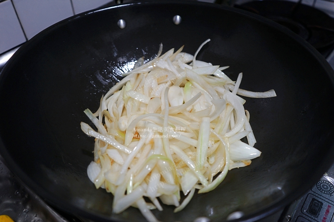 Amanda食譜,低脂料理,低醣料理,十分鐘上菜,洋蔥料理,蛋白質,雞絲,雞肉料理,雞胸肉料理,電鍋料理,電鍋蒸雞胸肉,食譜 @Amanda生活美食料理