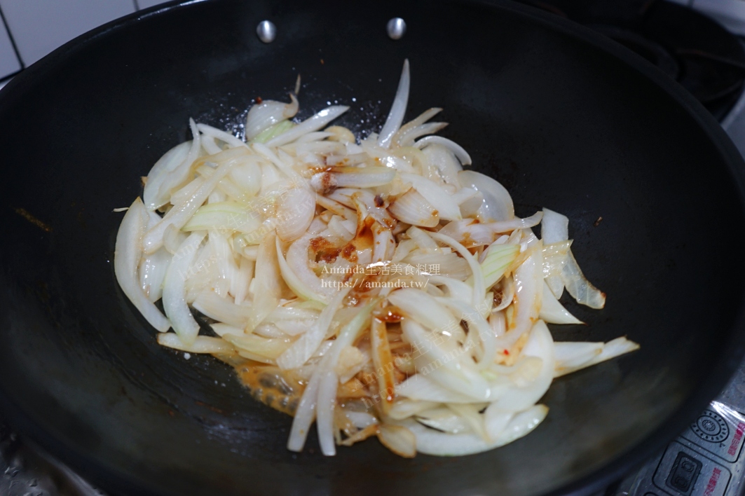 Amanda食譜,低脂料理,低醣料理,十分鐘上菜,洋蔥料理,蛋白質,雞絲,雞肉料理,雞胸肉料理,電鍋料理,電鍋蒸雞胸肉,食譜 @Amanda生活美食料理