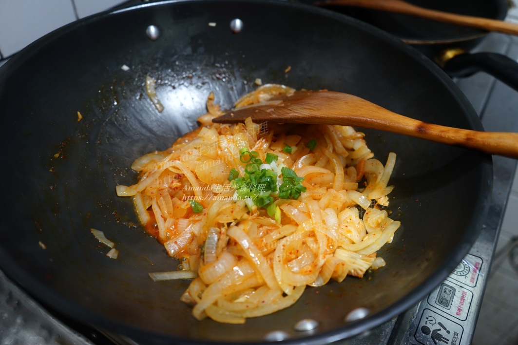 Amanda食譜,十分鐘上菜,泡菜料理,泡菜洋蔥,泡菜炒洋蔥,洋蔥料理,洋蔥泡菜,洋蔥炒泡菜,炒泡菜,炒洋蔥,蔬食,食譜 @Amanda生活美食料理