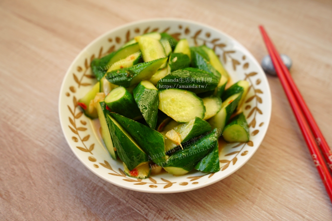 十分鐘上菜,小黃瓜,小黃瓜 料理,炒小黃瓜,蒜炒小黃瓜,蔬食,豆瓣醬炒小黃瓜,辣炒小黃瓜,食譜 @Amanda生活美食料理
