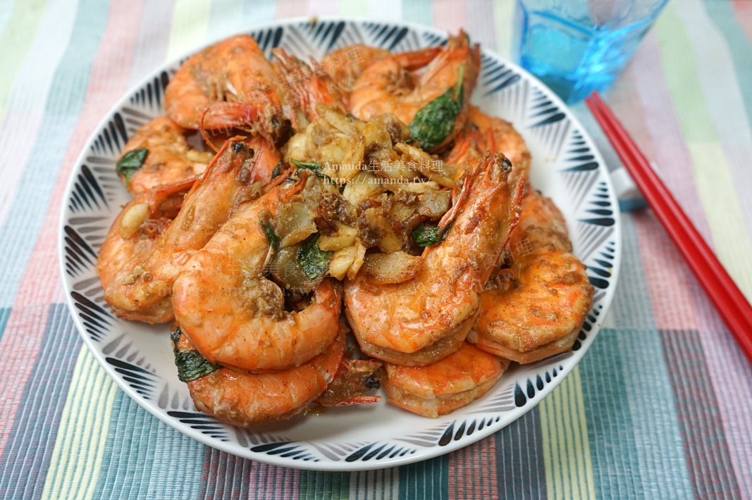 2026海鮮料理,Amanda食譜,十分鐘上菜,台灣小吃,台灣美食,帶殼蝦,快炒,快炒食譜,泰國蝦,海鮮,海鮮料已,海鮮料理,海鮮食譜,熱炒,白蝦,白蝦料理,胡椒蝦,草蝦,草蝦料理,蒜味胡椒蝦,蝦料理,食譜 @Amanda生活美食料理