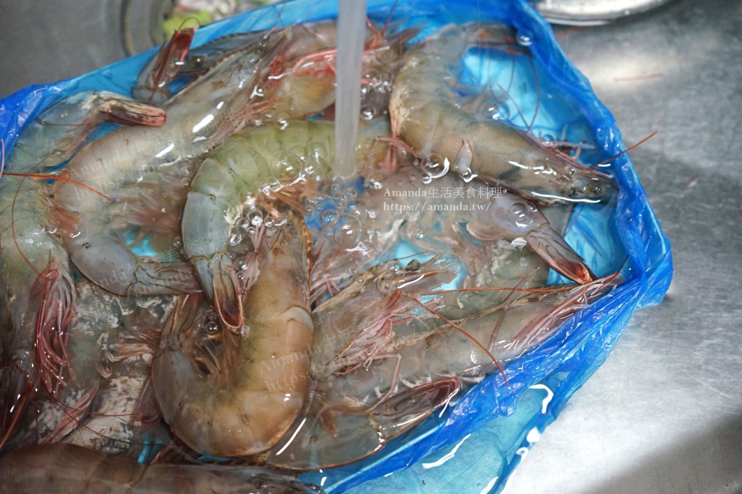 2026海鮮料理,Amanda食譜,十分鐘上菜,台灣小吃,台灣美食,帶殼蝦,快炒,快炒食譜,泰國蝦,海鮮,海鮮料理,海鮮食譜,熱炒,白蝦,白蝦料理,胡椒蝦,草蝦,草蝦料理,蒜味胡椒蝦,蝦料理,釣蝦場美食,食譜 @Amanda生活美食料理