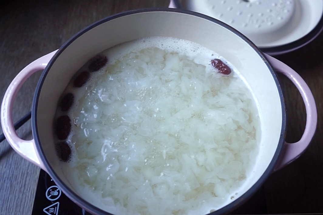 Amanda食譜,冰糖銀耳,新鮮白木耳,新鮮銀耳,白木耳,白木耳湯,白木耳甜湯,紅棗白木耳,紅棗銀耳,素食,銀耳,銀耳羹,食譜 @Amanda生活美食料理