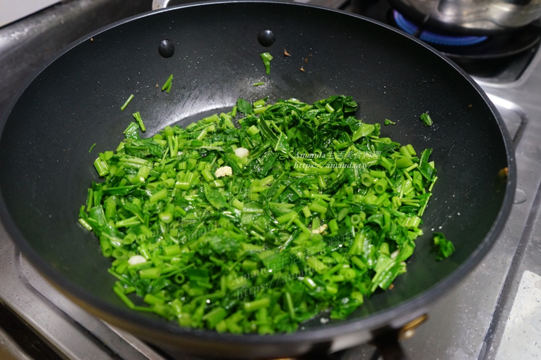 Amanda食譜,十分鐘上菜,炒空心菜,空心菜料理,空心菜炒蛋,蔬菜炒蛋,蔬食,蛋料理,蛋炒空心菜,蛋炒蔬菜,雞蛋料理,食譜 @Amanda生活美食料理
