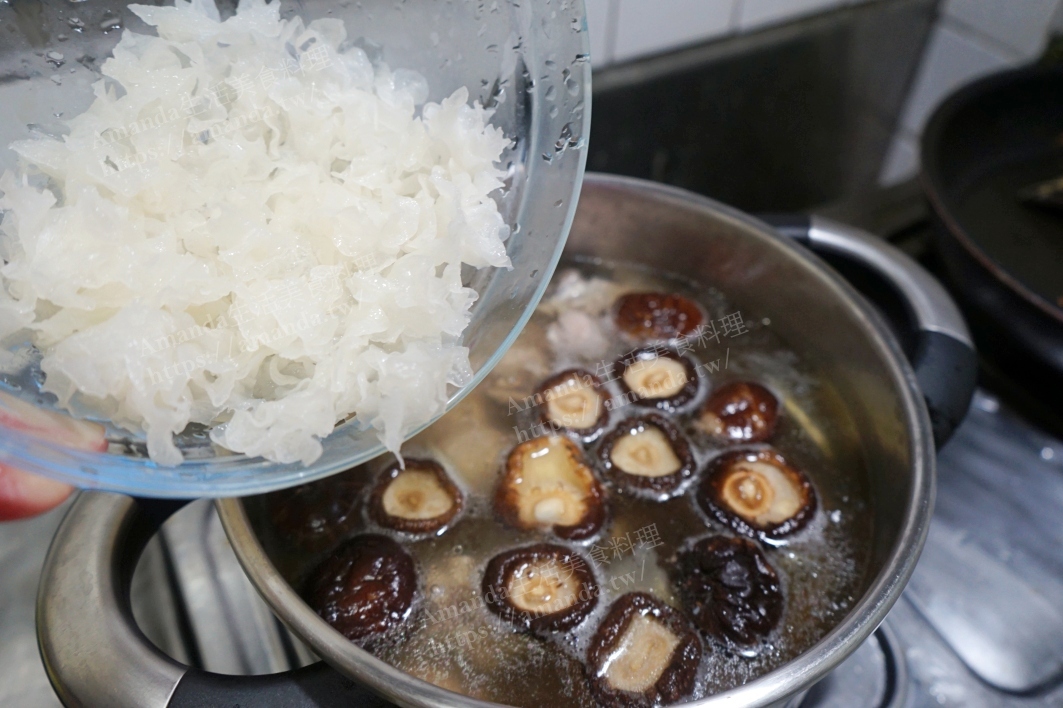 Amanda食譜,低膽固醇,去皮雞湯,去皮雞肉,去皮雞腿肉,地中海料理,銀耳紅棗雞湯,銀耳雞湯,銀耳香菇雞湯,雞湯,食譜,養生湯 @Amanda生活美食料理 Amanda食譜,低膽固醇,去皮雞湯,去皮雞肉,去皮雞腿肉,地中海料理,銀耳紅棗雞湯,銀耳雞湯,銀耳香菇雞湯,雞湯,食譜,養生湯 @Amanda生活美食料理