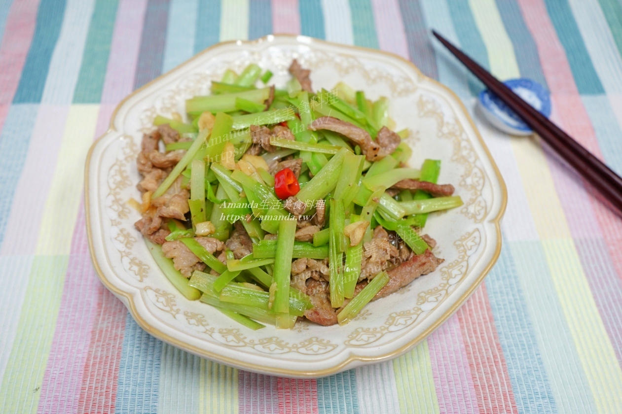 Amanda食譜,十分鐘上菜,夏天食材,季節限定食材,春天食材,碧玉筍,碧玉筍料理,碧玉筍炒肉絲,美食,金針筍,金針筍料理,金針筍炒肉絲,食譜 @Amanda生活美食料理