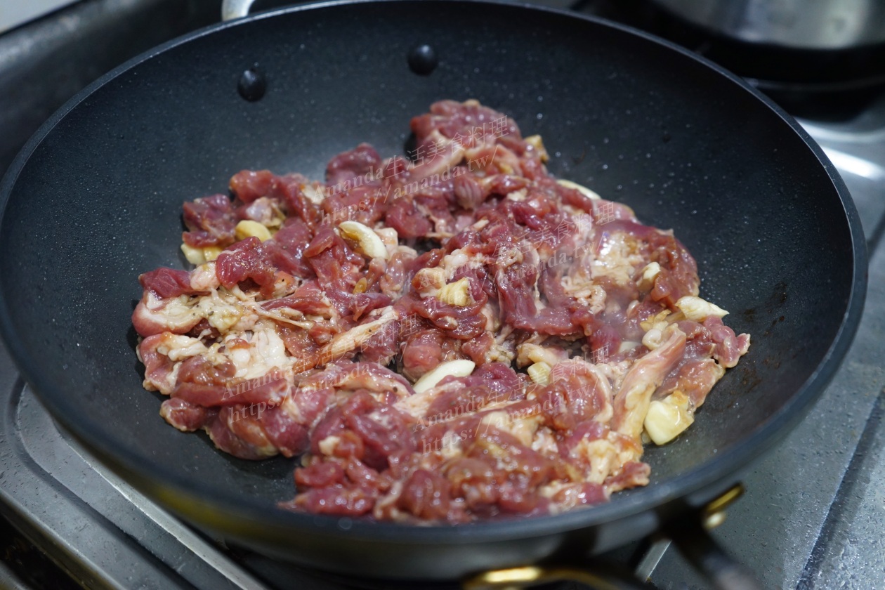 Amanda食譜,主菜,九層炒肉絲,十分鐘上菜,炒肉絲,炒豬肉,美食,肉料理,肉絲料理,肉絲炒九層塔,肉絲醃漬,豬肉,豬肉料理,醃漬肉絲,醃漬豬肉,食譜 @Amanda生活美食料理