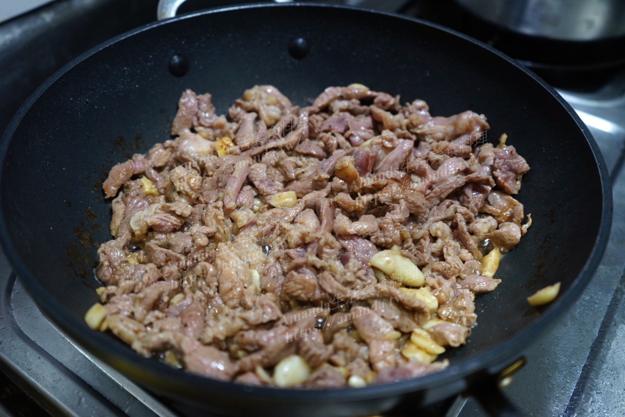 Amanda食譜,主菜,九層炒肉絲,十分鐘上菜,炒肉絲,炒豬肉,美食,肉料理,肉絲料理,肉絲炒九層塔,肉絲醃漬,豬肉,豬肉料理,醃漬肉絲,醃漬豬肉,食譜 @Amanda生活美食料理