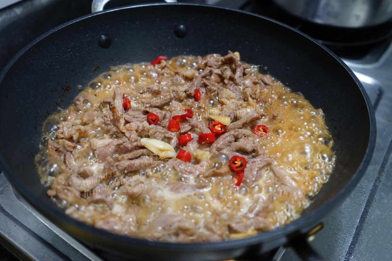 Amanda食譜,主菜,九層炒肉絲,十分鐘上菜,炒肉絲,炒豬肉,美食,肉料理,肉絲料理,肉絲炒九層塔,肉絲醃漬,豬肉,豬肉料理,醃漬肉絲,醃漬豬肉,食譜 @Amanda生活美食料理