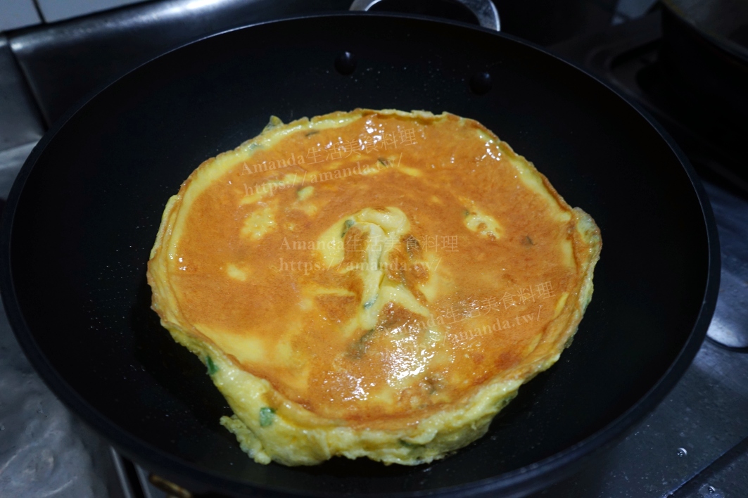 Amanda食譜,刺蔥料理,刺蔥煎蛋,刺蔥蛋,十分鐘上菜,早餐,稀飯,紅刺蔥,紅刺蔥料理,蔬食,蛋料理,食譜,鳥不踏 @Amanda生活美食料理