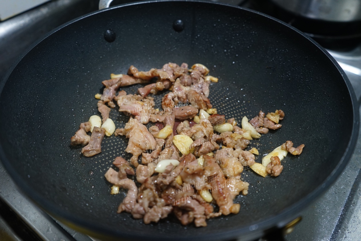 Amanda食譜,十分鐘上菜,夏天食材,季節限定食材,春天食材,碧玉筍,碧玉筍料理,碧玉筍炒肉絲,美食,金針筍,金針筍料理,金針筍炒肉絲,食譜 @Amanda生活美食料理