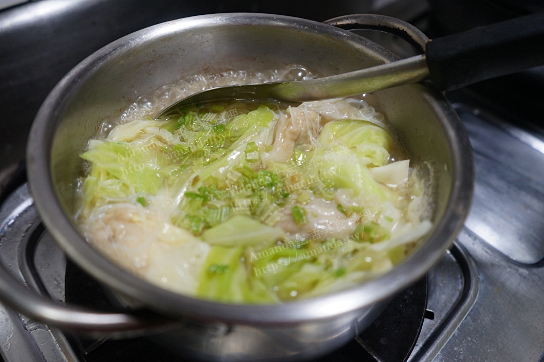 Amanda食譜,十分鐘上菜,台灣小吃,台灣美食,湯米粉,米粉湯,細米粉湯,自己煮,陽春米粉湯,食譜,餛飩湯米粉,餛飩米粉湯,高湯米粉 @Amanda生活美食料理