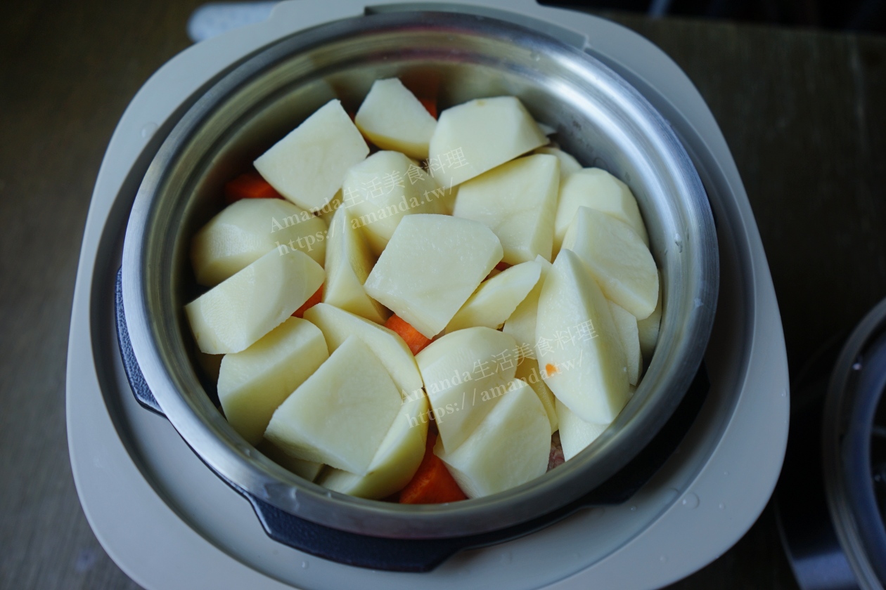 Amanda食譜,一鍋煮,免顧火,咖哩雞,咖哩雞燴飯,壓力鍋一鍋煮,壓力鍋料理,壓力鍋煮咖哩雞,快過料理,美食,萬用鍋料理,雞肉料理,雞胸肉料理,雞腿料理,食譜 @Amanda生活美食料理