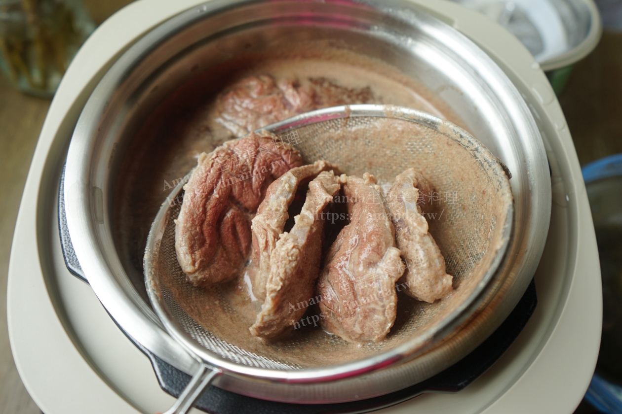 Amanda食譜,壓力鍋料理,壓力鍋滷牛肉,壓力鍋滷牛腱,快速滷牛腱,快鍋料理,快鍋滷牛腱,滷牛腱,燉牛腱,牛腱料理,美食,萬用鍋滷牛肉,食譜 @Amanda生活美食料理