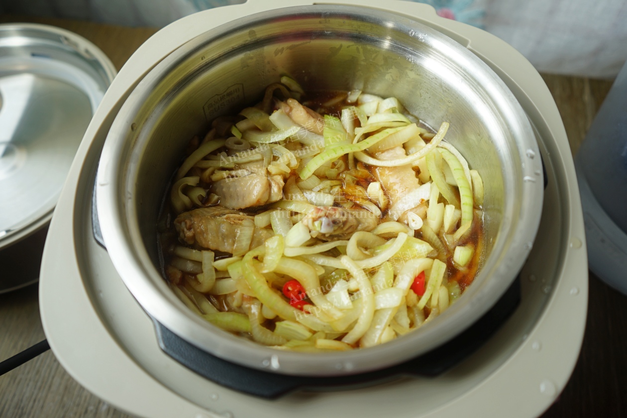Amanda食譜,壓力鍋料理,壓力鍋滷雞翅,洋蔥滷雞翅,洋蔥燒雞翅,滷雞翅,燒雞翅,美食,萬用鍋料理,萬用鍋滷雞翅,食譜 @Amanda生活美食料理