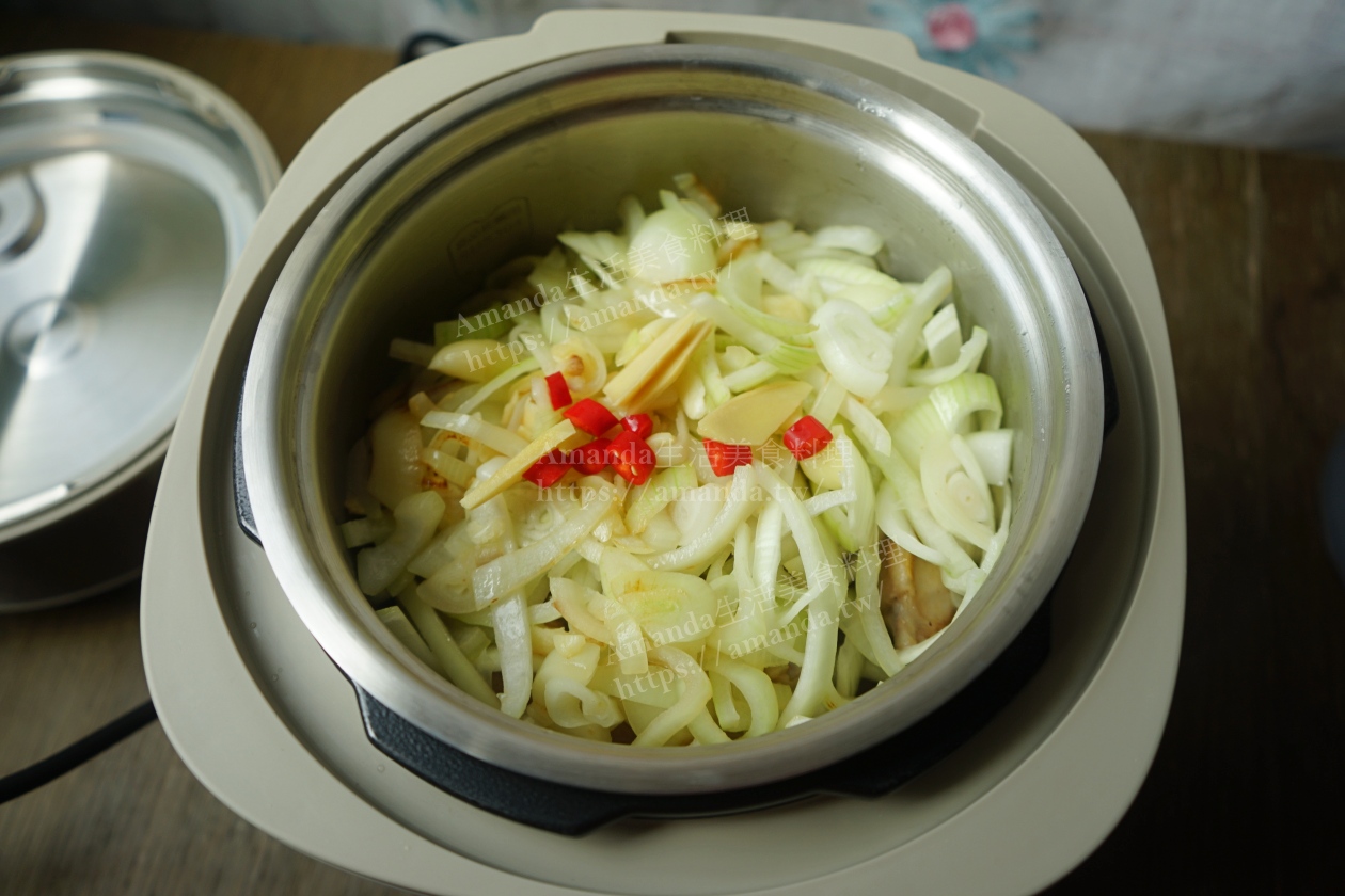 Amanda食譜,壓力鍋料理,壓力鍋滷雞翅,洋蔥滷雞翅,洋蔥燒雞翅,滷雞翅,燒雞翅,美食,萬用鍋料理,萬用鍋滷雞翅,食譜 @Amanda生活美食料理