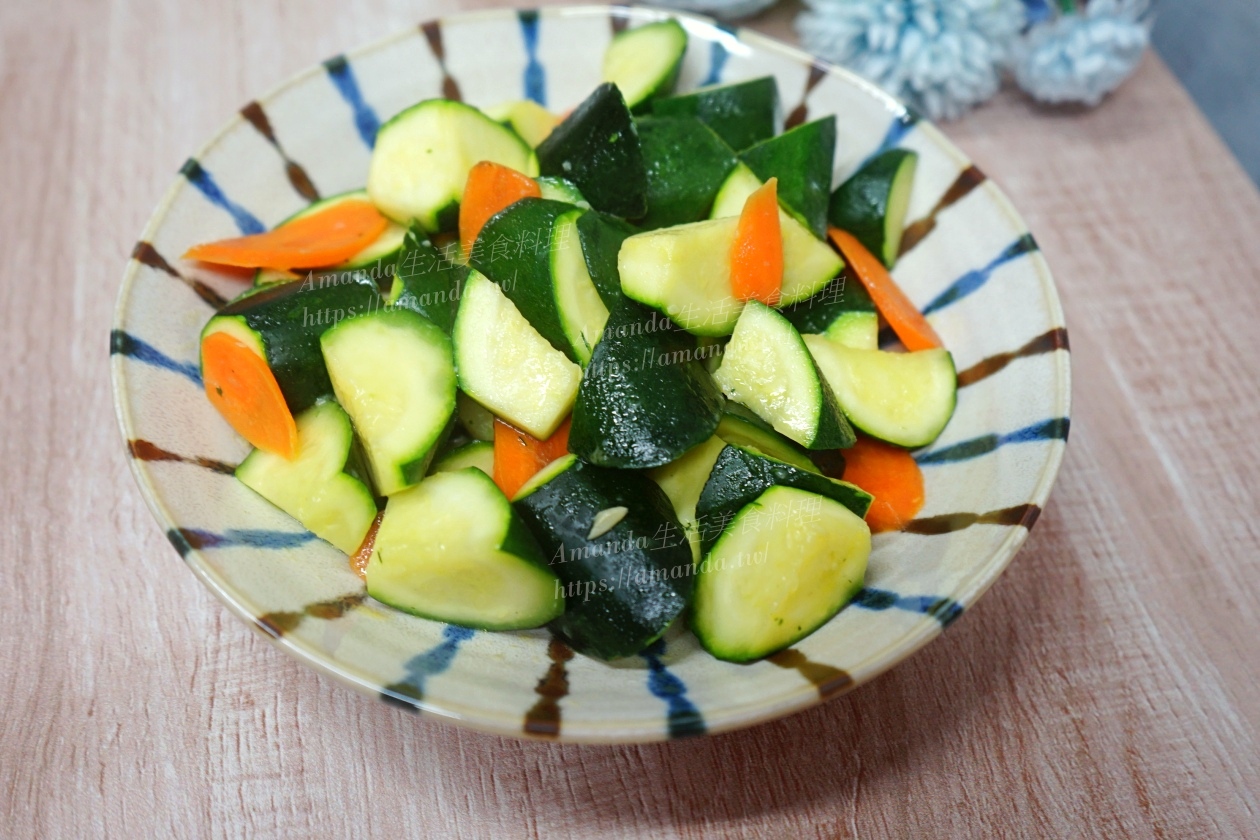 十分鐘上菜,家常菜,櫛瓜料理,炒櫛瓜,美食,自己煮,蒜炒櫛瓜,蔬菜,蔬食,食譜 @Amanda生活美食料理